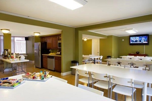 CELEBRATION SUITES AT OLD TOWN breakfast area
